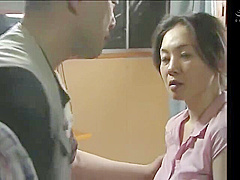 【ヘンリー塚本】家族の浮気を目撃する悪夢…家に帰宅した息子に見られた美熟女お母さんや夫に見られた嫁の不貞行為【エロドラマ