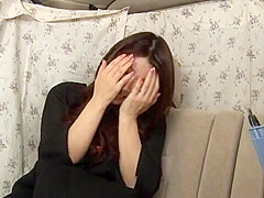 【人妻ナンパ】上品だけど脱いだら紐Tバックな美熟女セレブ妻を車内連れ込み！電マでエロ発情させて浮気中出しカーセックス！